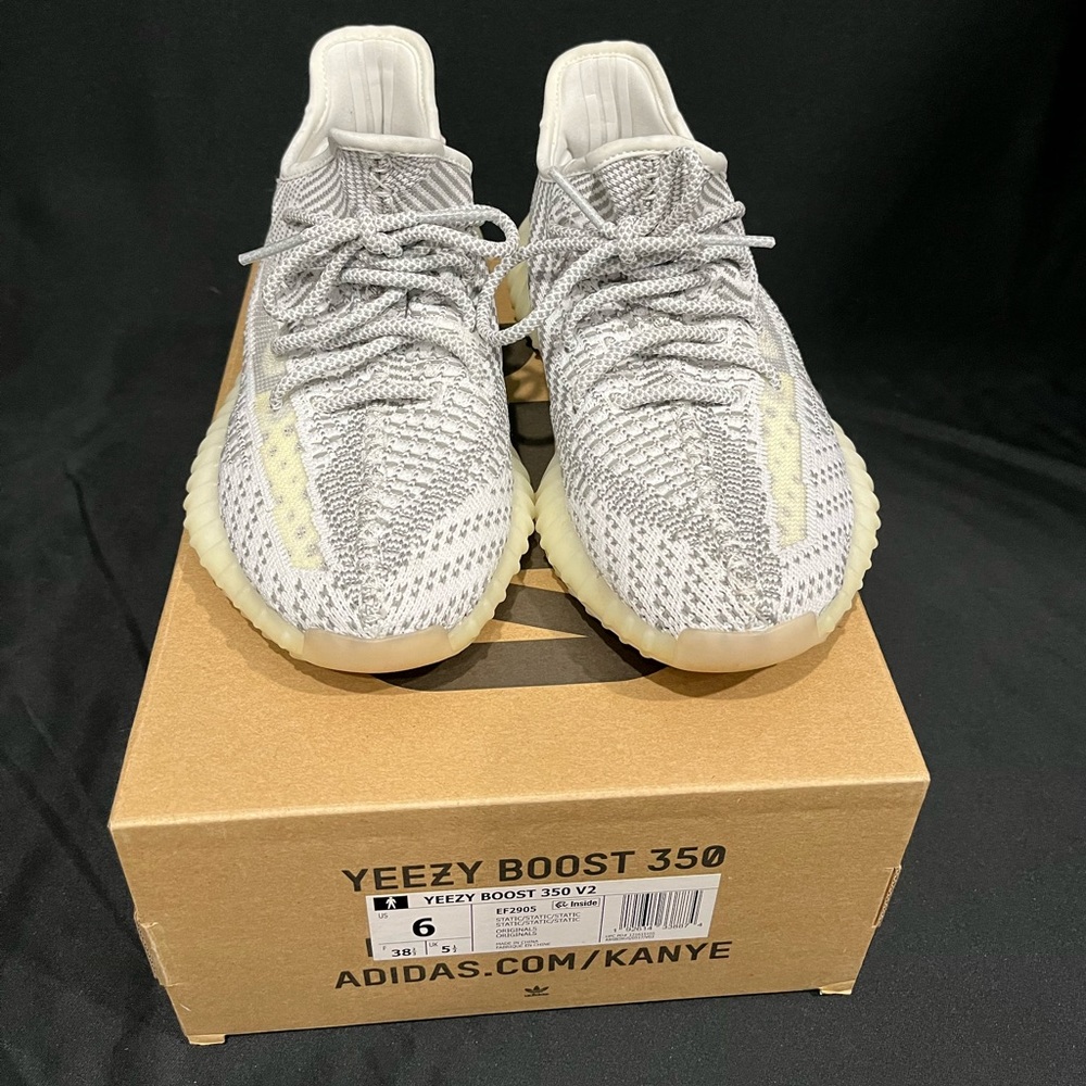 Yeezy Boost 350 V2